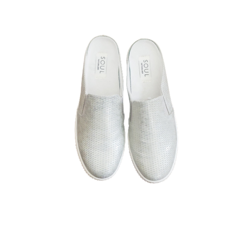 SOUL Naturalizer Women's Truly Clog, Porcelain, 7.5 M, Slip On, White and Silver